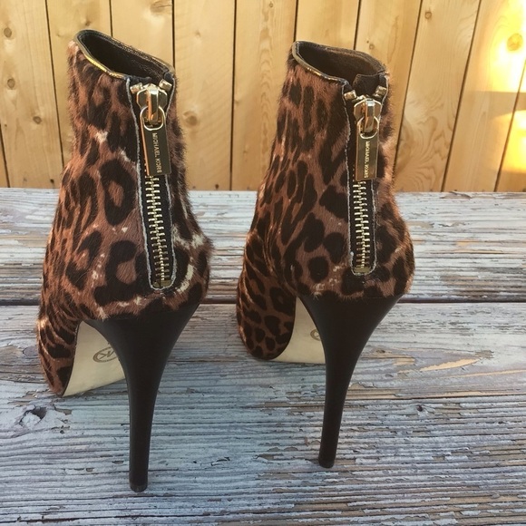 Michael Kors cheetah print booties - Picture 7 of 9